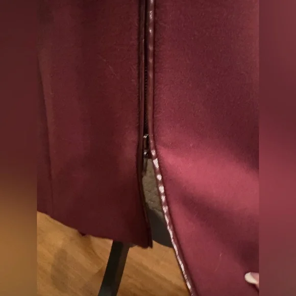 WHBM Elegant Burgundy Coat with Faux Fur REMOVEABLE Collar - Picture 9 of 17